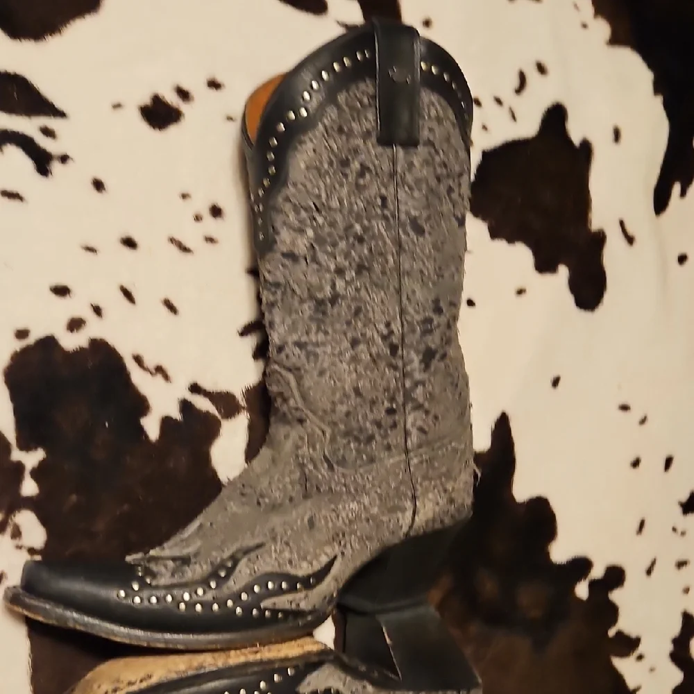 Harley-Davidson Black and Gray Studded Heeled Boots - Picture 5 of 12